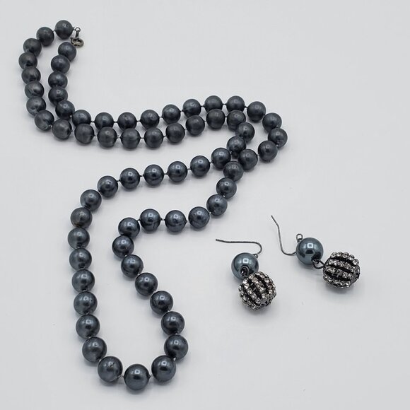 Faux Grey Pearl Necklace AND Statement Earring Costume Jewelry Set - Picture 7 of 7